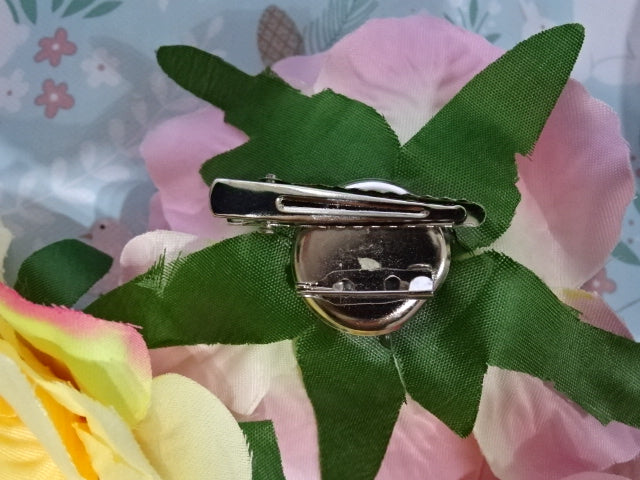 Set Of 5 Large Clip On Silky Roses.  Ideal for Wedding, Hair, Home Decor or Shop Decor