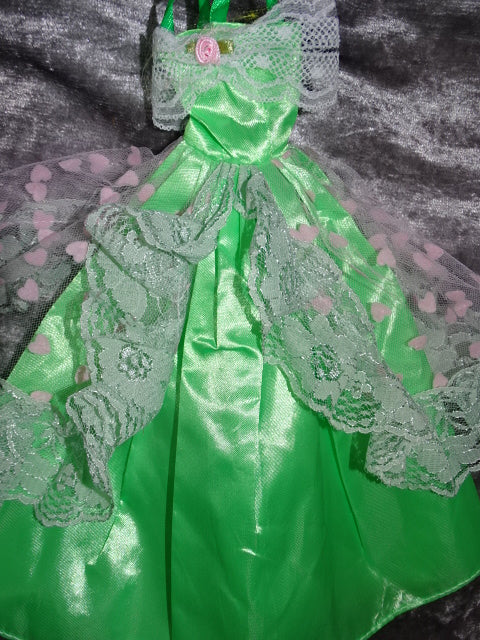 30 cm Plastic Doll  'Princess Dresses' (x4)  and 'Tiaras'(x4)  (Will Fit Barbie Sized Dolls)