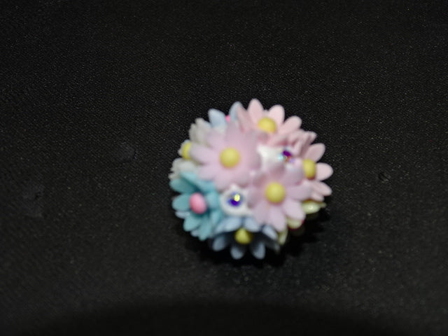 'Beautiful Bouquet'   20mm Resin Focal Bead
