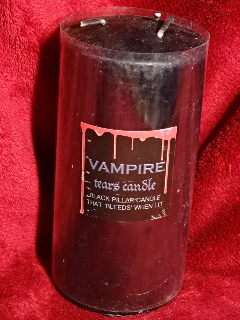 Vampire pillar candle - 15cm - Gothic dripping blood effect