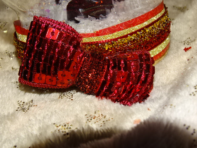 Handmade Diorama of 'Happy Santa Claus' in Glass Dome/Jar