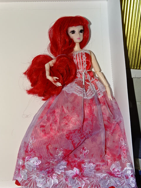 'Scarlett Lacy'  Fashion / Princess 30cm Plastic Ball Joint Doll With Accessories and Outfits