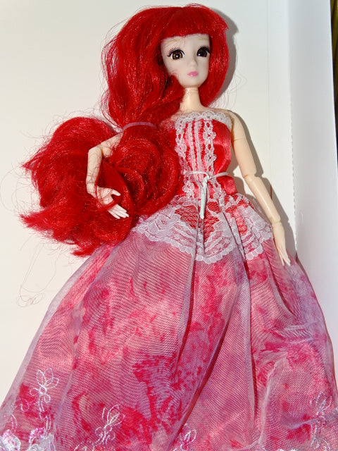 'Scarlett Lacy'  Fashion / Princess 30cm Plastic Ball Joint Doll With Accessories and Outfits