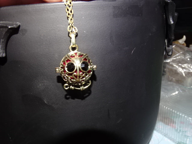 Antique Gold Effect Decorative 'Aromatherapy' Necklace / Locket