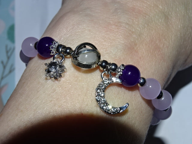 Crackle Glass Bead  and Charm Elastic Bracelets
