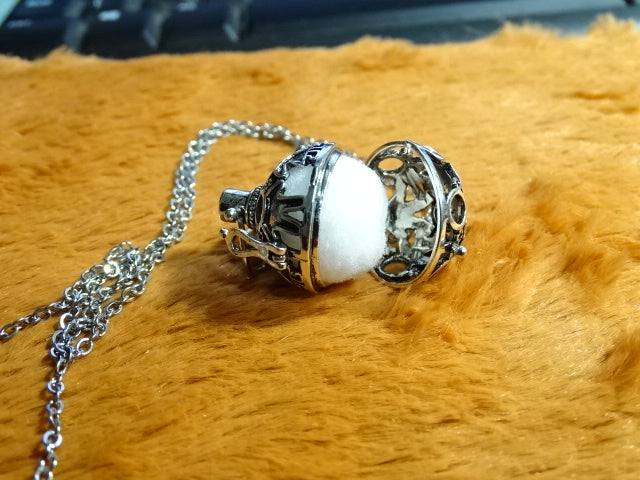Stainless Steel Decorative Sphere Aromatherapy Necklace