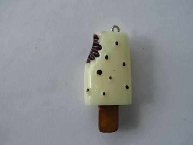 Big 'n Chunky Resin Ice Cream Pendant 'Vanilla Choc'